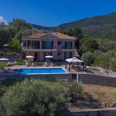 Phaedra, Inoro Βίλα *