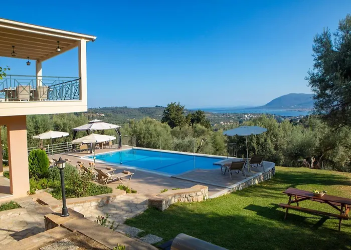 Willa Phaedra, Inoro Katouna