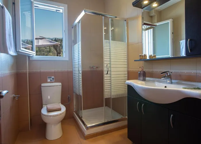 Phaedra, Inoro Willa