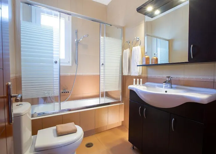 Phaedra, Inoro Willa Katouna