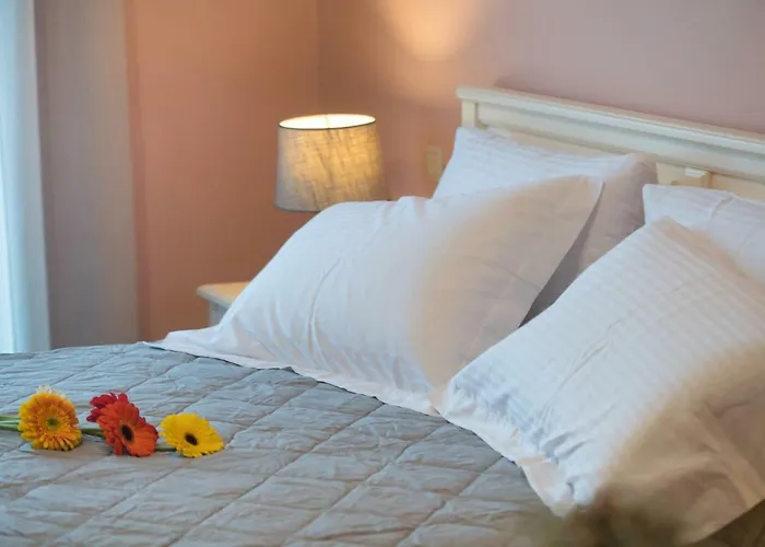 Willa Phaedra, Inoro